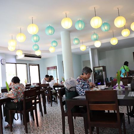 Menam Resort 나콘빠톰 외부 사진