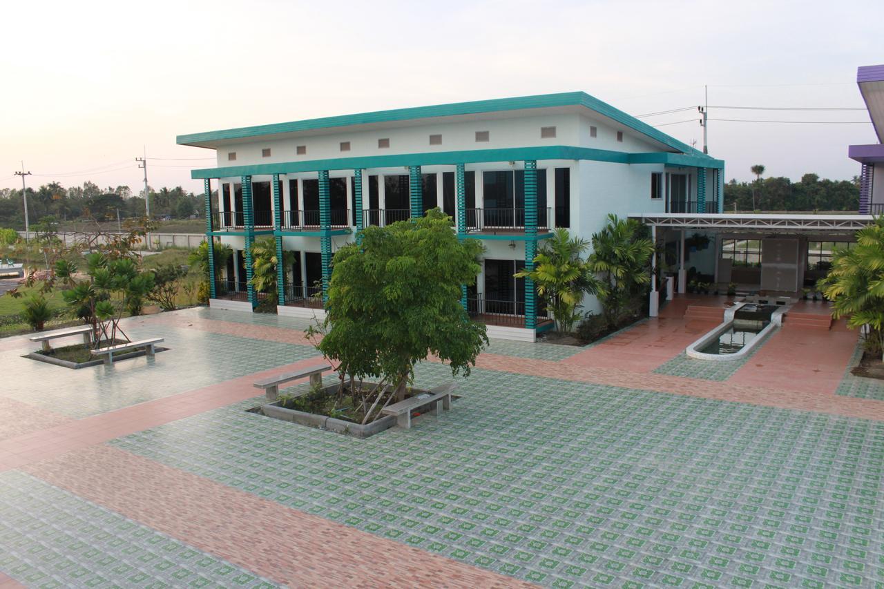 Menam Resort 나콘빠톰 외부 사진